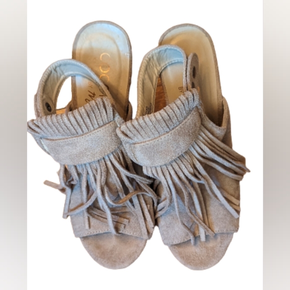 EUC Coconuts by Matisse tan faux suede button ankle strap fringe peep toe heels - Picture 4 of 11